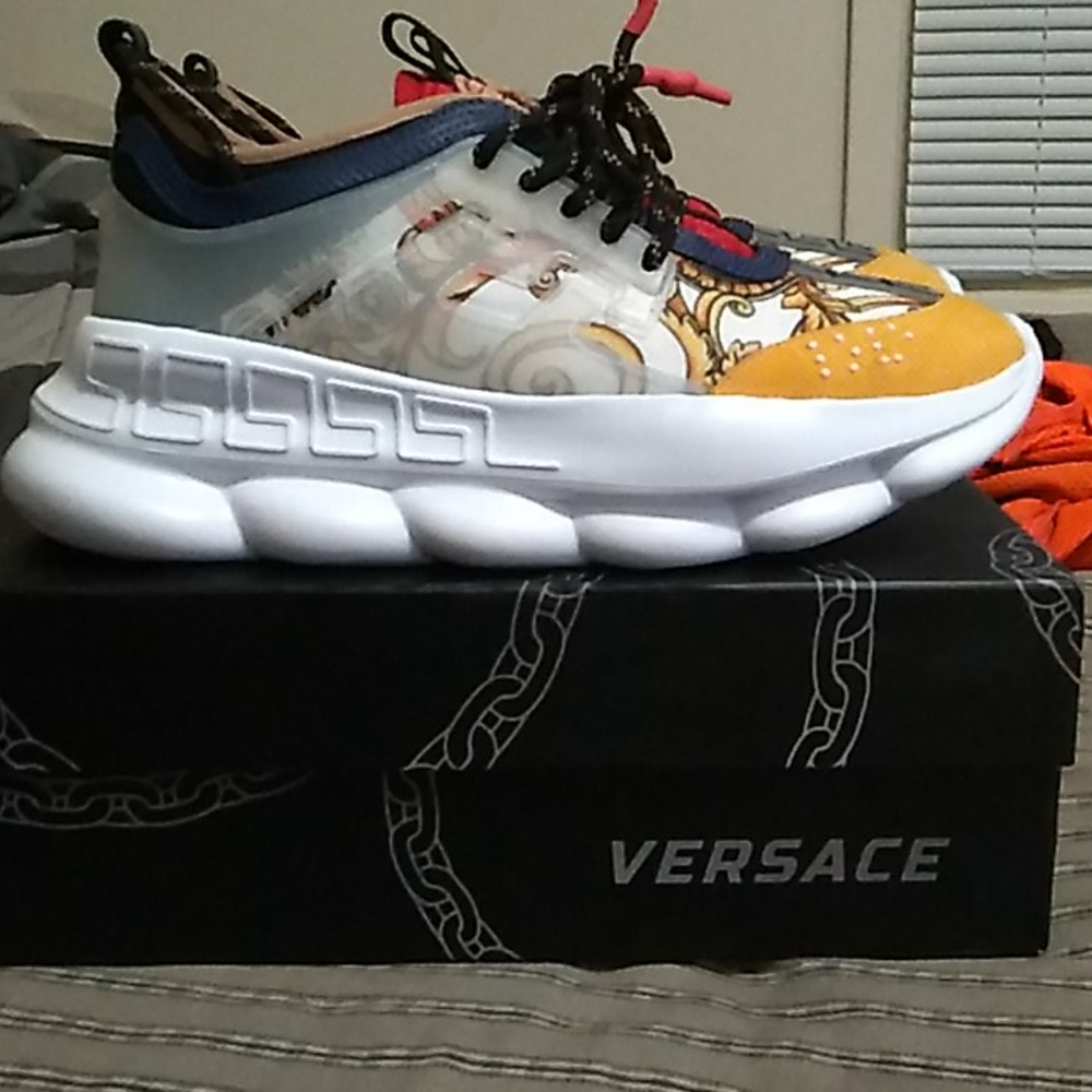 Shoes - Picture 2 of 4